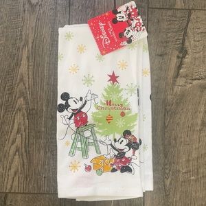 - Disney Mickey and Minnie towels